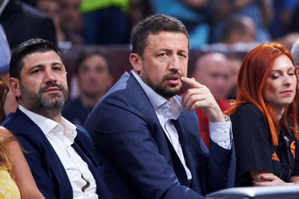 «Πυρ και μανία» ο Χέντο Τούρκογλου: «Η FIBA καταρρέει!»