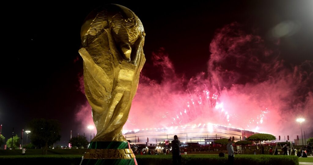 The Times: «Το Κατάρ πλήρωσε οπαδούς από τέσσερις χώρες για να υποστηρίξουν την εθνική ομάδα στο Μουντιάλ»