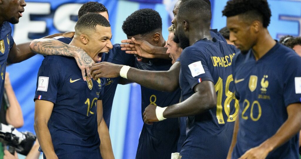 Γαλλία – Δανία 2-1: Ο Κιλιάν Εμπαπέ έστειλε τη Γαλλία στους «16»