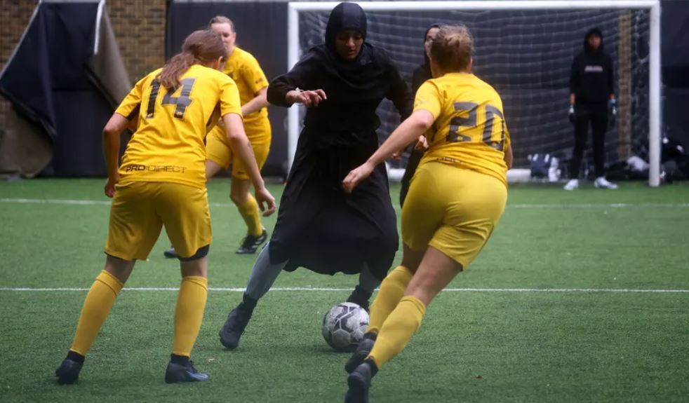Sisterhood FC: Η γυναικεία ομάδα Μουσουλμάνων που σπάει τα στερεότυπα