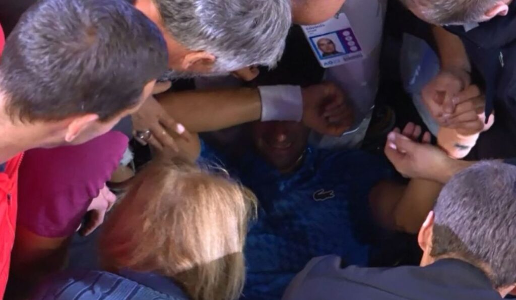 Ο Νόβακ Τζόκοβιτς ξέσπασε σε κλάματα μετά τον τελικό του Australian Open