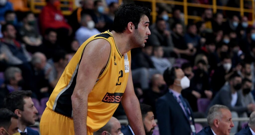 Δημήτρης Μαυροειδής: Ανακοίνωσε την απόσυρσή του από την ενεργό δράση και ανέλαβε γενικός αρχηγός στην ΑΕΚ