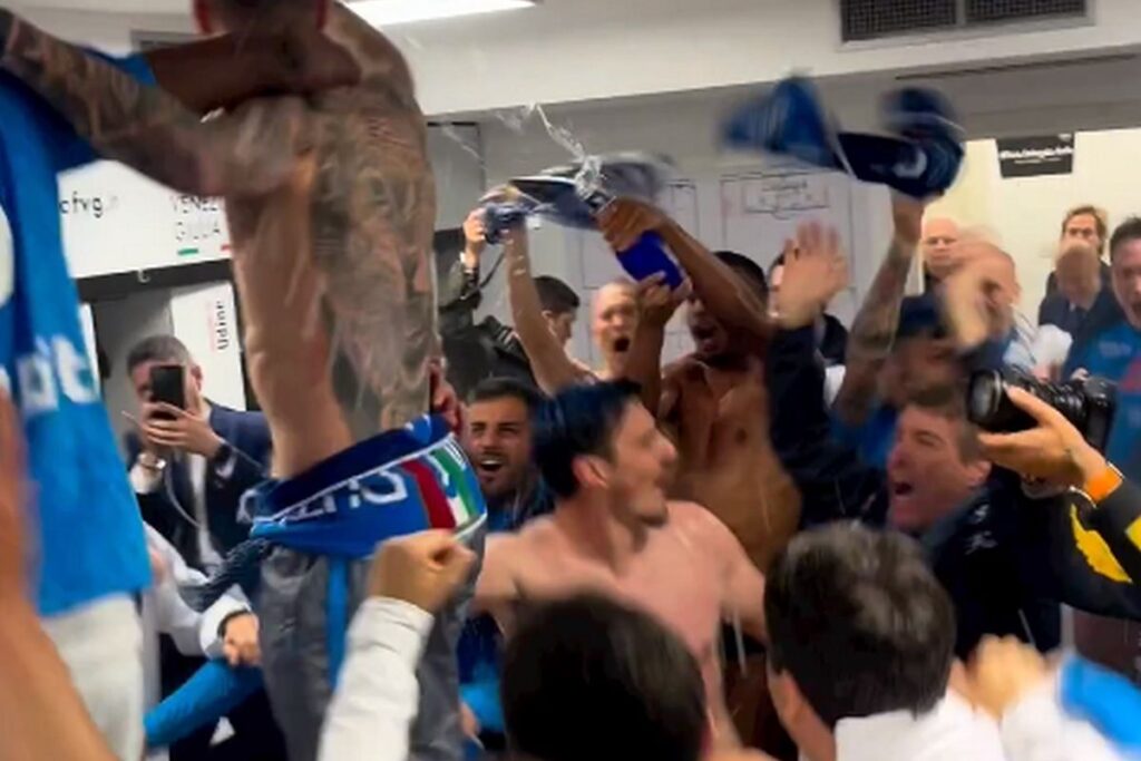 Νάπολι: Το τρομερό πάρτι στα αποδυτήρια μετά την κατάκτηση του πρωταθλήματος (vid)