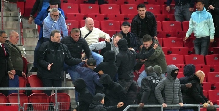 Ολλανδία: Η αστυνομία προσπαθεί να εντοπίσει τους χούλιγκανς μέσω τηλεοπτικού προγράμματος