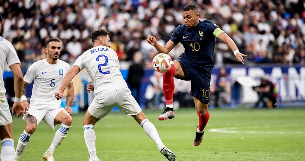 Γαλλία – Ελλάδα 1-0: «Έπεσε» άδοξα στο Παρίσι