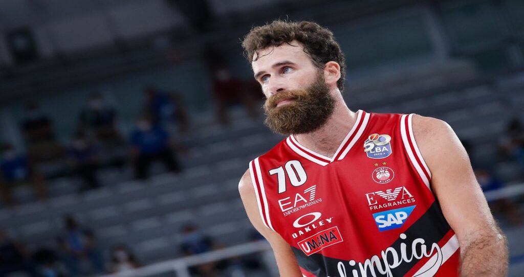 Κρεμάει τα παπούτσια του ο Τζίτζι Ντατόμε