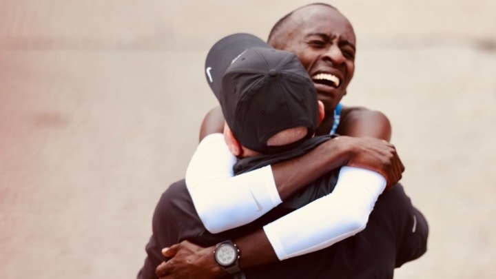 Ο Κίπτουμ κατέρριψε το Παγκόσμιο Ρεκόρ του Κιπτσόγκε στον Μαραθώνιο (pics + vids)