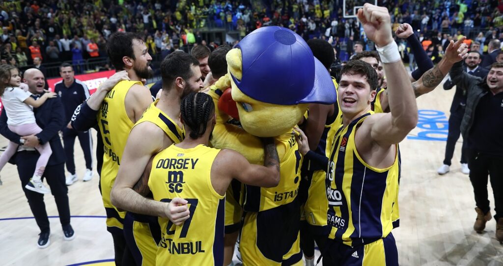 EuroLeague: Η Φενέρ «προσγείωσε» τη Ρεάλ – Άνετες νίκες για Μπάγερν και Ζαλγκίρις