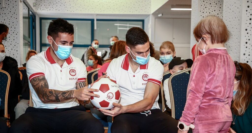 Stoiximan και Ολυμπιακός δίπλα στα παιδιά της «Φλόγας»