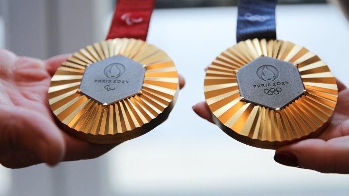 Ολυμπιακοί Αγώνες-Παρίσι: Κομμάτια από τον Πύργο του Αϊφελ στα μετάλλια
