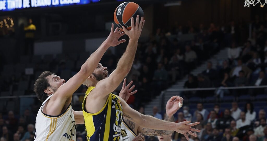 EuroLeague: Μεγάλο «διπλό» της Φενερμπαχτσέ στη Μαδρίτη – Δεν αφήνει τη 2η θέση η Μπαρτσελόνα