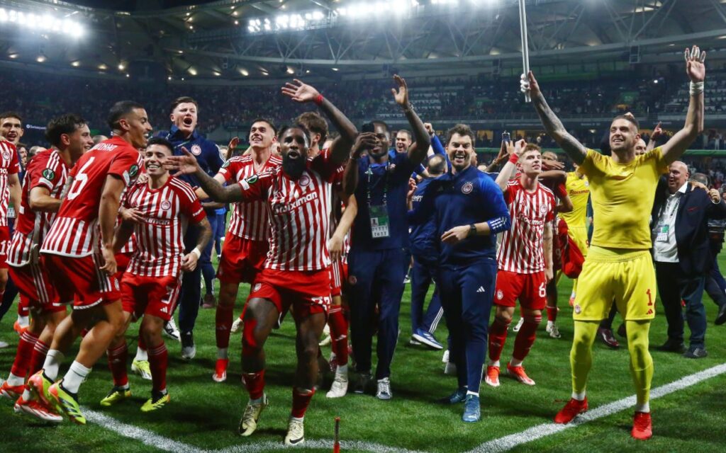 Ολυμπιακός: Οι ξέφρενοι πανηγυρισμοί στα αποδυτήρια της OPAP Arena