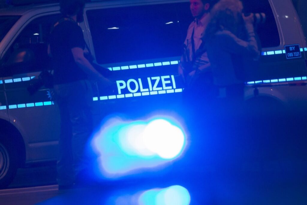Βερολίνο: Διέφυγε τον κίνδυνο για τη ζωή του ο ένας τραυματίας, 89 συλλήψεις σε συμπλοκές με μπαστούνια και ρόπαλα
