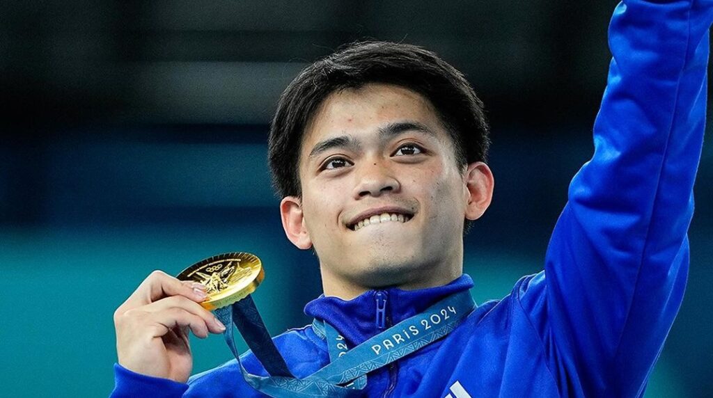 Carlos Yulo: «Γη και ύδωρ» από την κυβέρνηση των Φιλιππίνων για τα δύο χρυσά στο Παρίσι