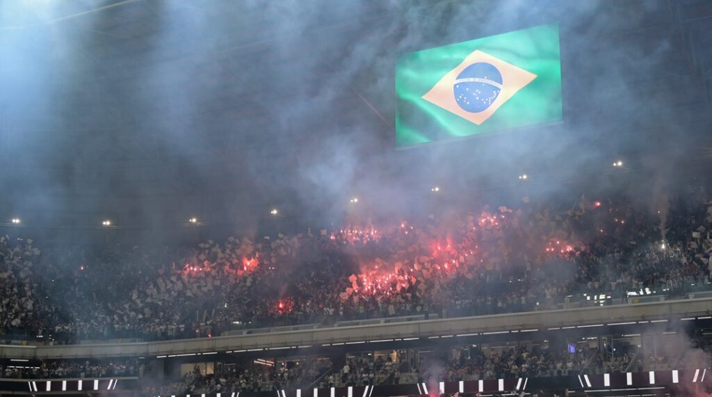 Ατλέτικο Μινέιρο-Σαν Λορέντζο: Σκηνές χάους στη Βραζιλία