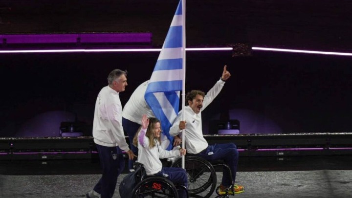 Παραολυμπιακοί Αγώνες: Στον ουρανό του «Stade de France» η ελληνική σημαία απ’ την Σταματοπούλου και τον Τσαπατάκη