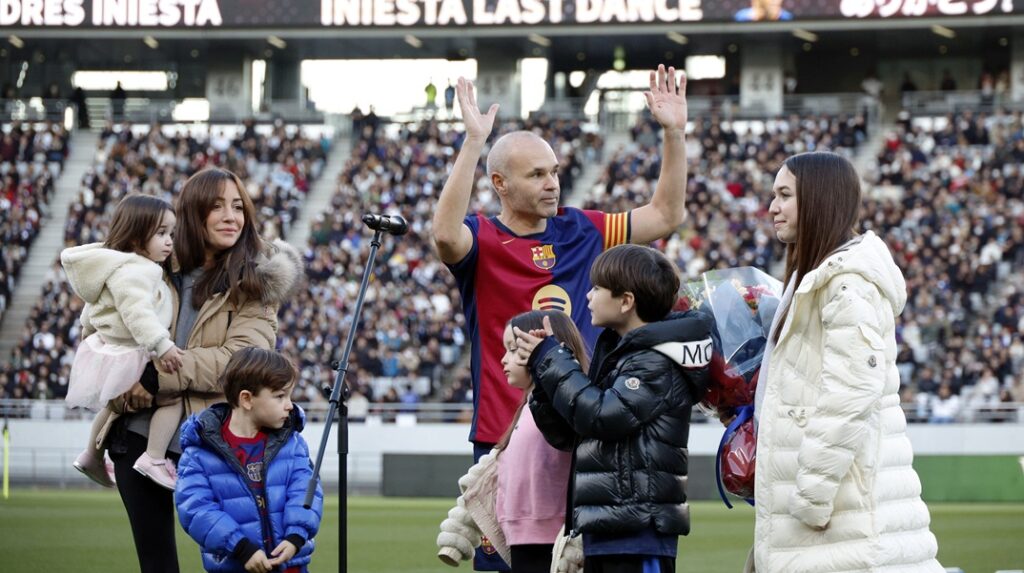 Ο Ινιέστα αποχαιρέτησε με… clasico το κοινό του Τόκιο