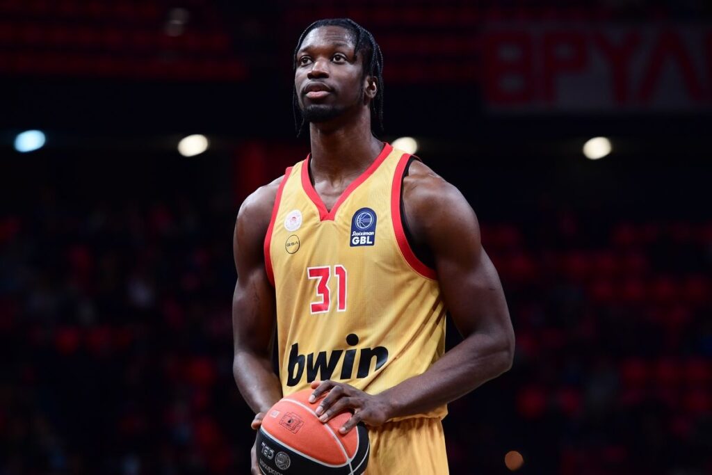 Ολυμπιακός: Χωρίς Μένσα με τον Παναθηναϊκό