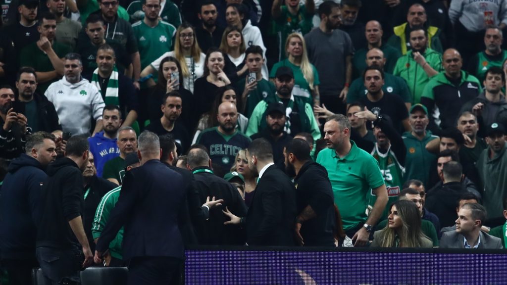 Παναθηναϊκός-Ζαλγκίρις: Δύο φίλαθλοι των Λιθουανών αποχώρησαν από το ΟΑΚΑ