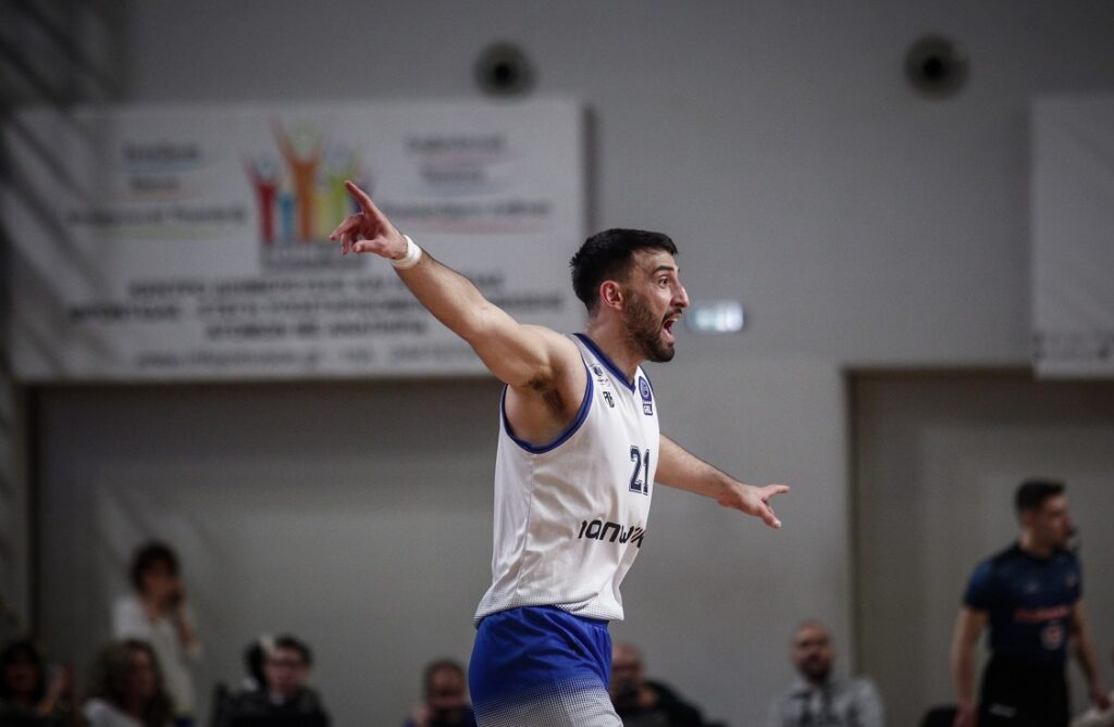 Καμπερίδης: Παραμένει στην Καρδίτσα και την νέα σεζόν