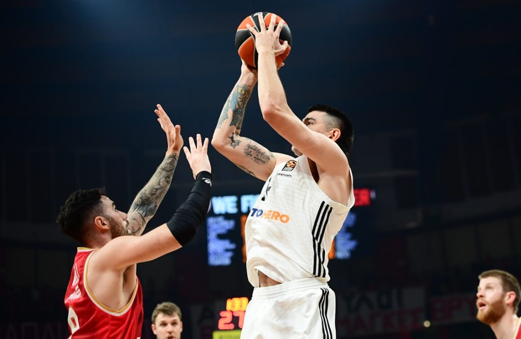 Ρεάλ Μαδρίτης: Χωρίς Ιμπάκα και Ντεκ κόντρα στον Ολυμπιακό