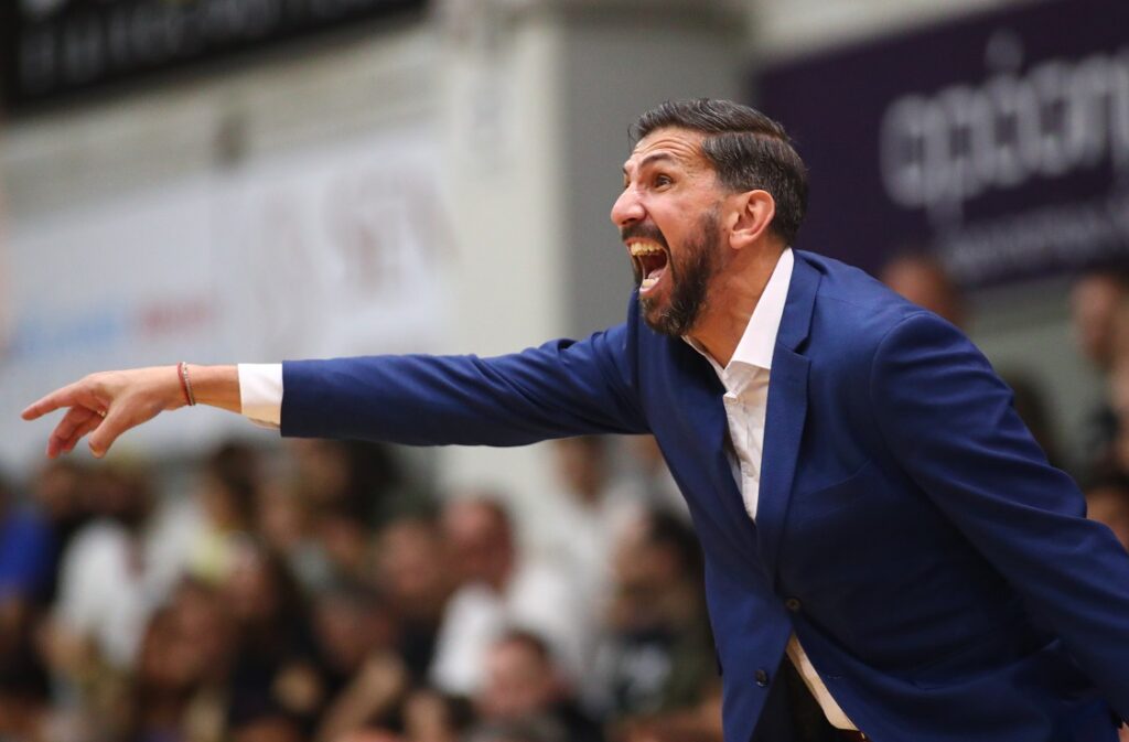 Μπατής: «Η παραμονή ανήκει στη διοίκηση, ευτυχισμένος που τα καταφέραμε»