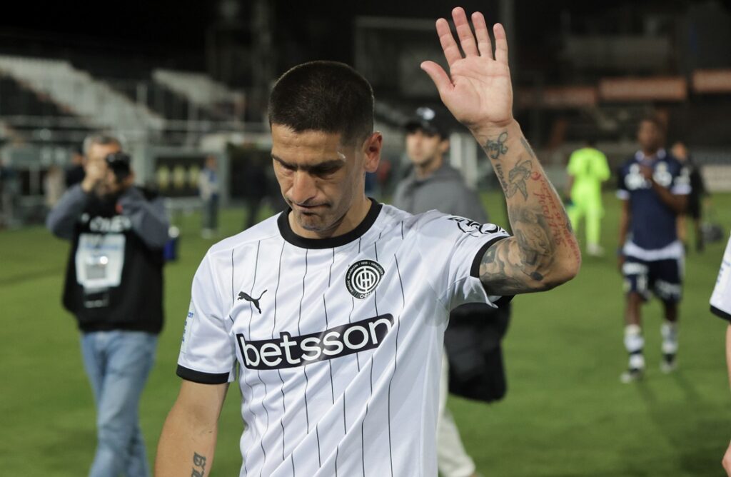 Νέιρα: «Παραμένω στο σπίτι μου»