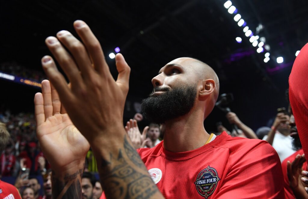 Φουρνιέ: «Λύπη, πόνος και απογοήτευση»