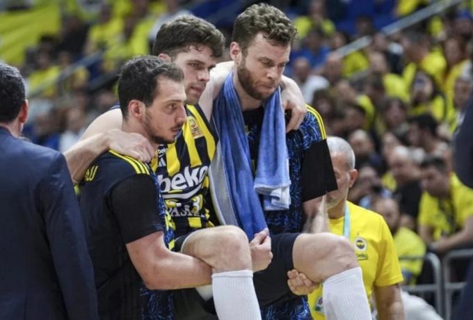 Μπιμπέροβιτς: Θετικά νέα – Γλίτωσε τη ρήξη χιαστού