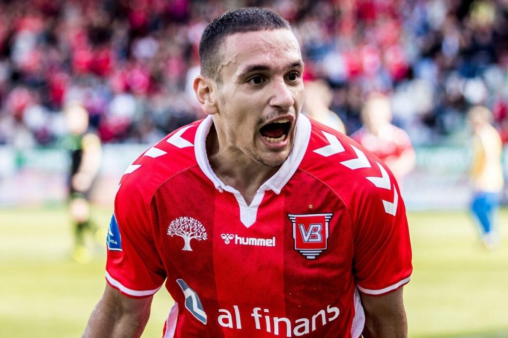 Εμμανουηλίδης: Είπε «αντίο» στη Βέιλε μετά από τέσσερα χρόνια (pic)