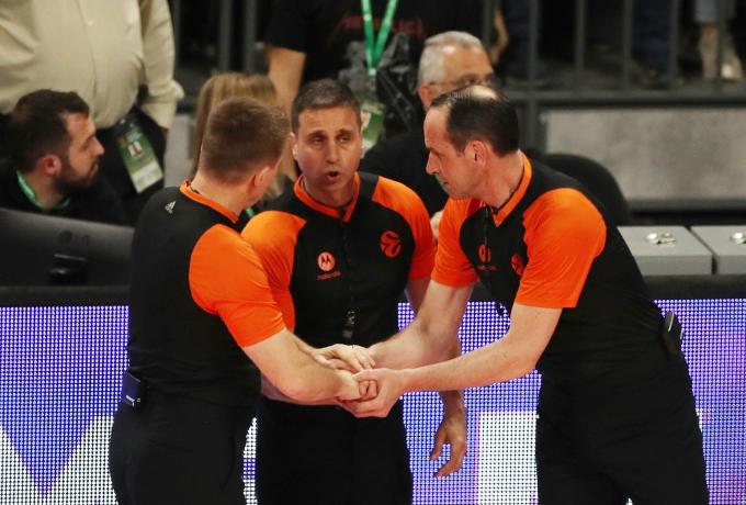Διαιτητές Euroleague: «Κατά τη διάρκεια των playoffs, ένας ιδιοκτήτης συλλόγου δημοσίευσε επανειλημμένες επιθέσεις σε διαιτητές»