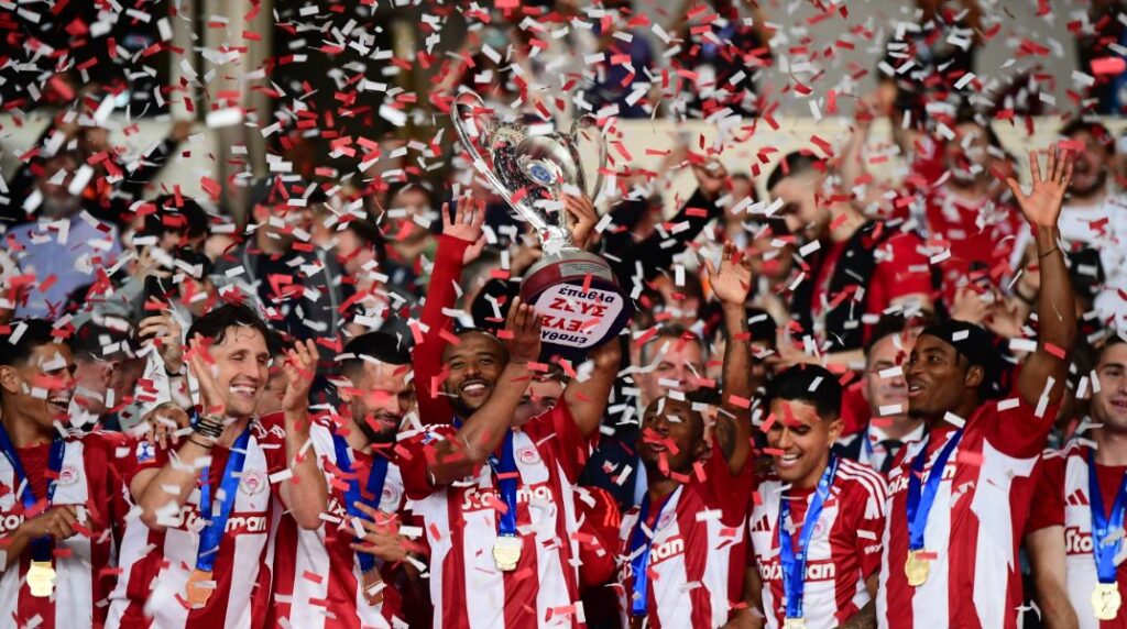 Ολυμπιακός: Φωτογραφίες από την ερυθρόλευκη απονομή