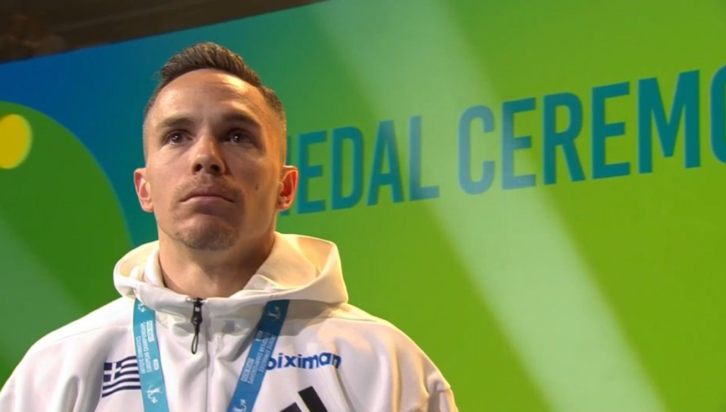 Λευτέρης Πετρούνιας: Η απονομή του χρυσού μεταλλίου (vid)