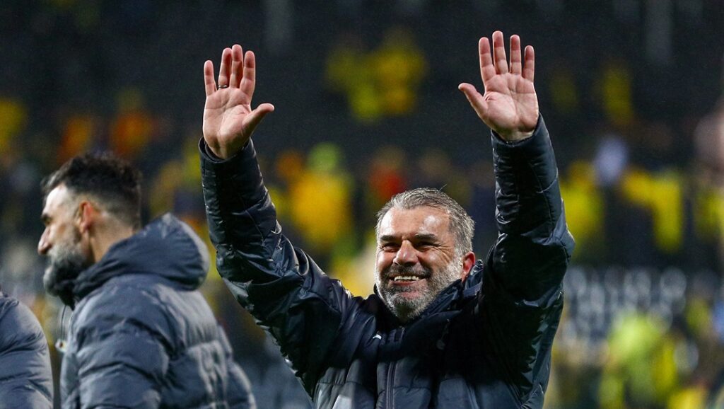 Ποστέκογλου: «Θέλω να συνεχίσω το έργο μου»