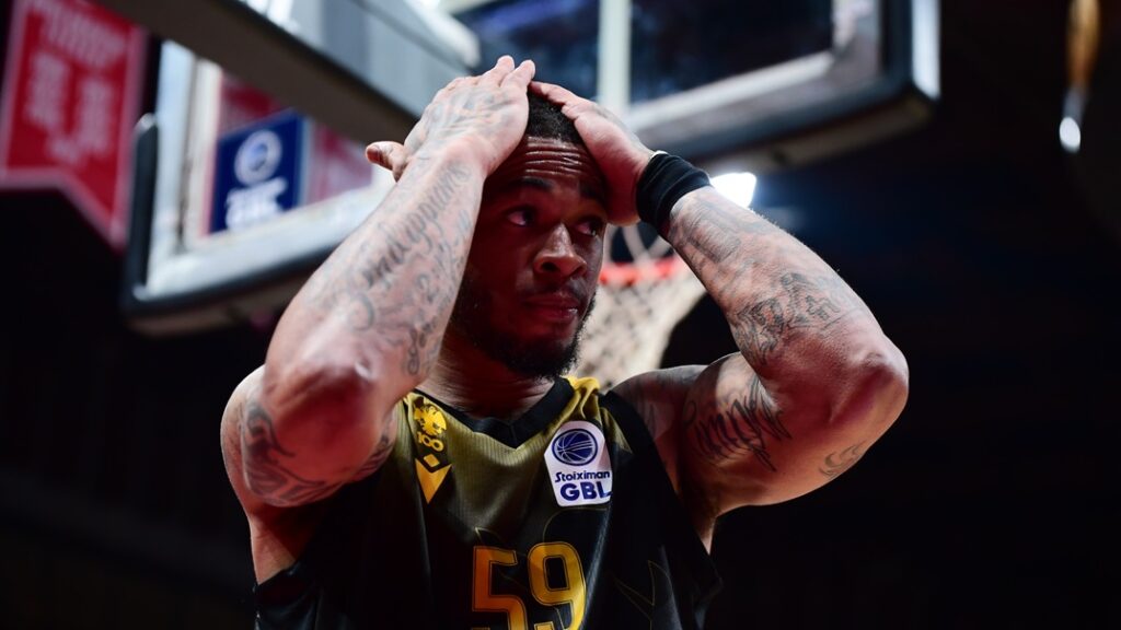 Ολυμπιακός – ΑΕΚ: Το μοιραίο σουτ του Τάκερ που ΔΕΝ χάνεται (vid)