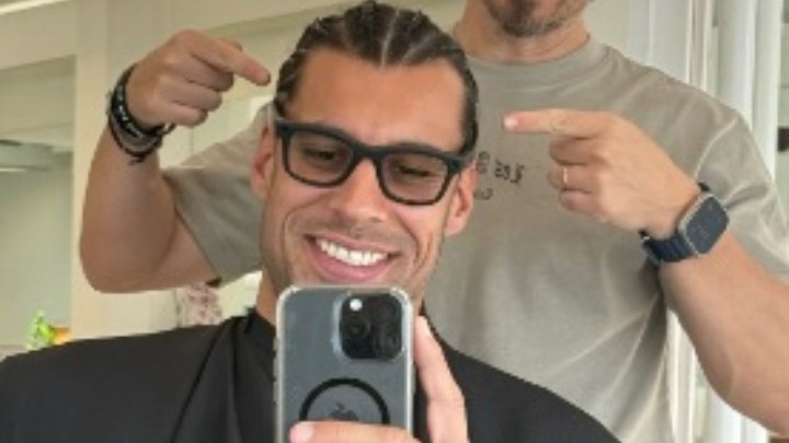 Έφτιαξε κοτσιδάκια και βαλίτσα και ταξιδεύει για Άμπου Ντάμπι ο Γιώργος Πρίντεζης