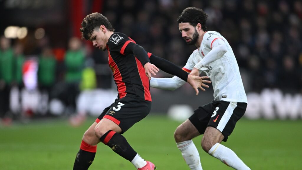 Του αριστερού μπακ στην Premier League: Στη Μπόρνμουθ ο Τρουφέ καθώς ο Κέρκεζ πάει Λίβερπουλ