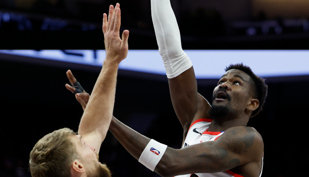 Λέικερς: Βρήκαν λύση στο 5 – Απέκτησαν τον Έιτον