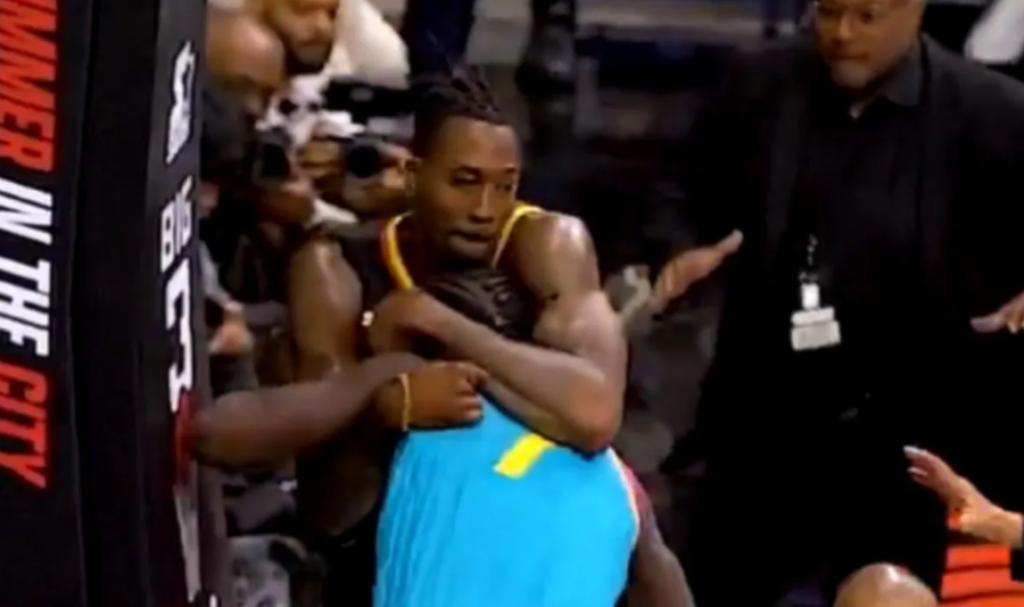 Χάουαρντ και Στίβενσον πιάστηκαν στα χέρια και αποβλήθηκαν στο ντεμπούτο τους στο BIG 3