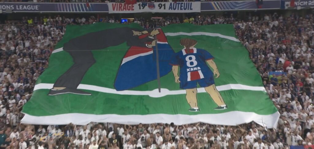 Παρί Σεν Ζερμέν: Το συγκινητικό πανό των φιλάθλων με τον Ενρίκε και την κόρη του