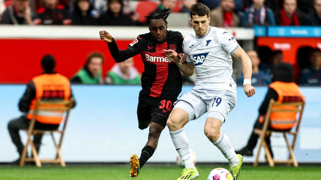 Διπλό «χτύπημα» με Γιούρασεκ και Ρέλβας η ΑΕΚ!