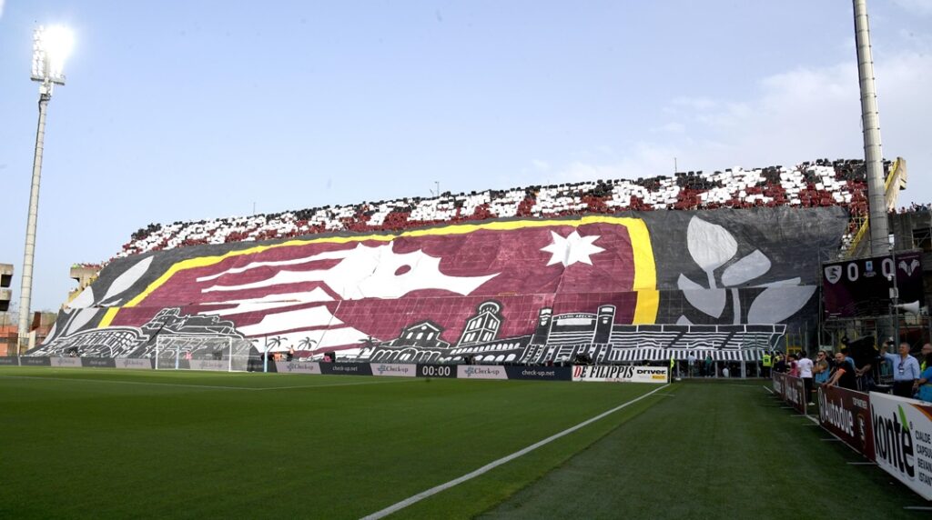 Σαλερνιτάνα: Στο νοσοκομείο με δηλητηρίαση 16 μέλη – Προς αναβολή η ρεβάνς παραμονής με Σαμπντόρια