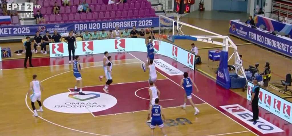 Αβδάλας και Σαμουντόροφ έκρυψαν τη μπάλα και η φάση κατέληξε σε γκολ-φάουλ (vid)