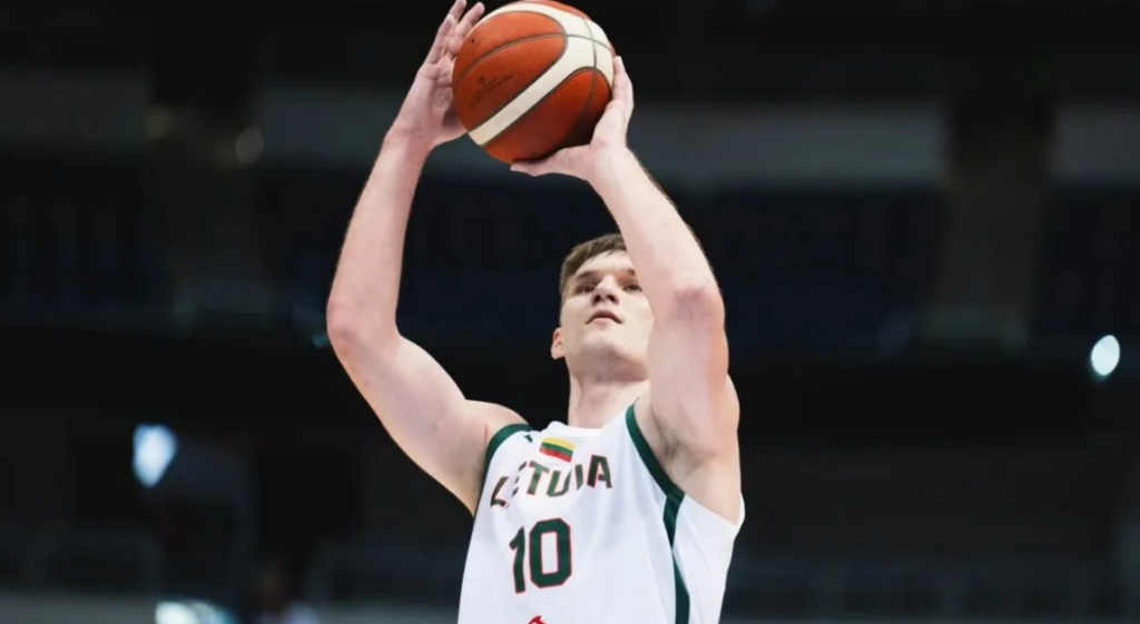 Ζαλγκίρις: Ανακοίνωσε την απόκτηση του Αζούλας Τουμπέλις