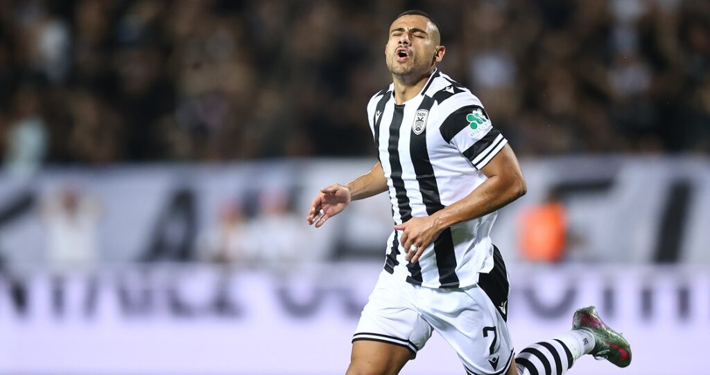 Γιακουμάκης: ΑΠΙΘΑΝΟ γκολ μετά από «σομπρέρο» για το 4-0! (vid)