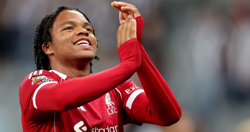 Νιούκαστλ-Λίβερπουλ 2-3: Ματς-θρίλερ με ήρωα τον 17χρονο Ενγκουμόα