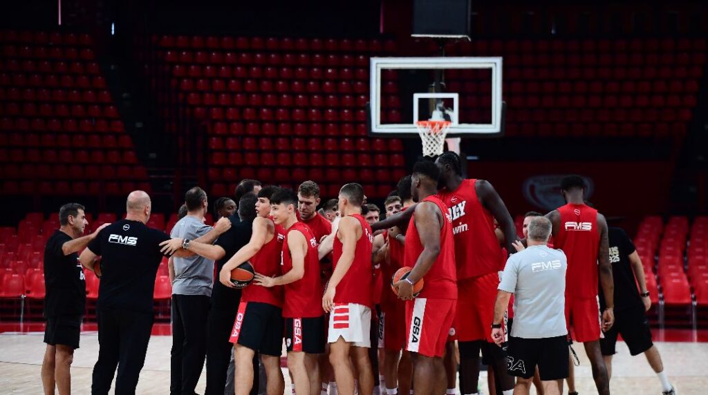 Ολυμπιακός: Πρώτη προπόνηση στο ΣΕΦ με Γουόρντ, Φαλ, Κουμάντζι και… Οκεκουόγεν