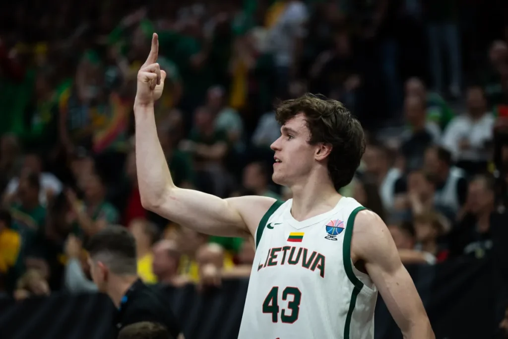 Άνετη και με το Μαυροβούνιο η Λιθουανία