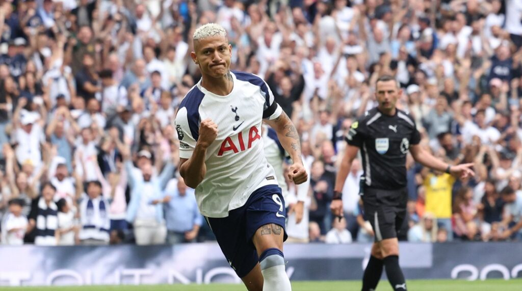 Γκολ-ποίημα ο Ριτσάρλισον – Δεν το πίστευαν οι συμπαίκτες του (vid)