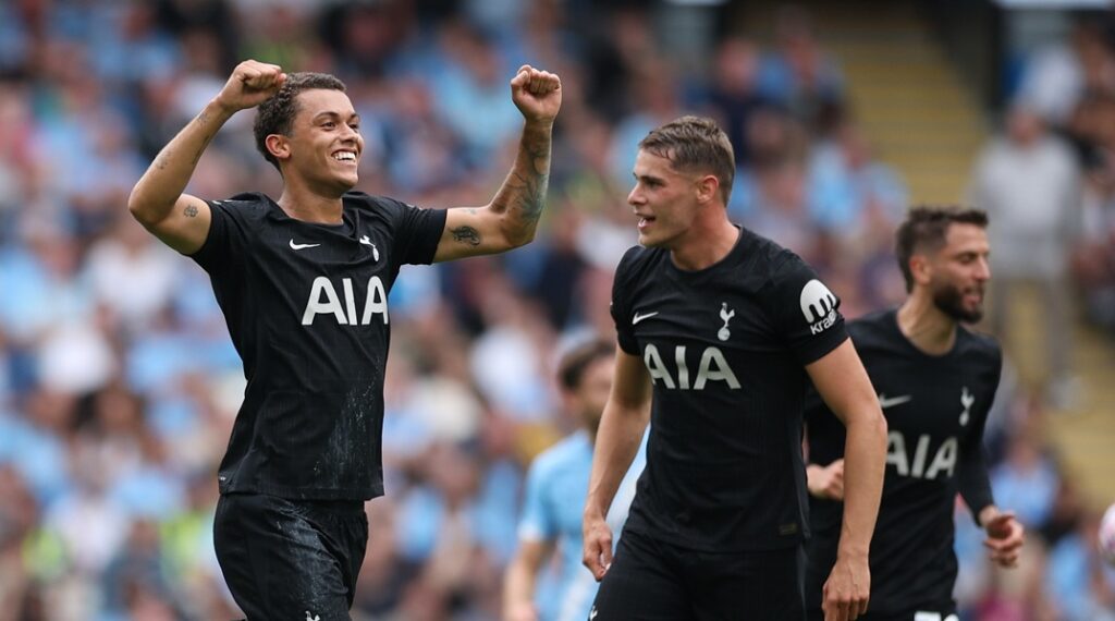 Δεύτερη η Τότεναμ με «διπλό» στο Έλαντ Ρόουντ επί της Λιντς